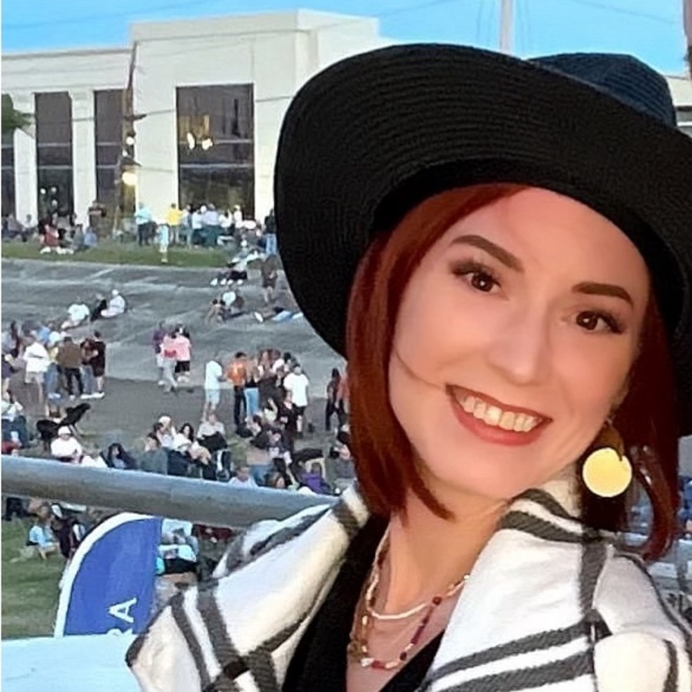 Meet your Posher, Caitlin